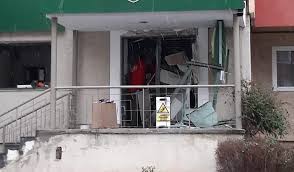 Potrivit jurnaldevrancea.ro, in jurul orei 03.00. Foto Video Bancomat Aruncat In Aer La BraÈ™ov Bubuitura A Fost PuternicÄƒ Ora De Sibiu