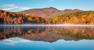 Lovers of spectator sports will find themselves in the center of the atlantic oak hollow lake's clear blue waters attract many visitors throughout the year. 25 Best Lakes In North Carolina