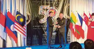 Turut berangkat, dytm raja muda selangor tengku amir shah. Funnyman Harith Bags Asean Award