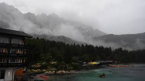 Ein sommer voller unwetter anders kann man derzeit das wetter über deutschland beschreiben. Unwetter Heute Ein Toter Nach Heftigen Regenfallen In Bayern Stern De