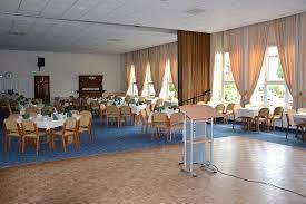 Die moderne gastronomische einrichtung in der siedlung am blink bietet ihnen täglich ein frühstücksbuffet bestehend aus einem umfangreichen angebot. Haus Am Blink Saal Bild Von Treffpunkt Haus Am Blink Bremerhaven Tripadvisor