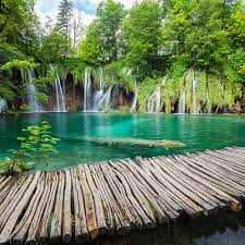Nacionalni park plitvička jezera jedna su od najposjećenijih turističkih atrakcija u ovom dijelu europe. Nacionalni Park Plitvicka Jezera Matilde Beach Resort For The Holiday Of My Dreams