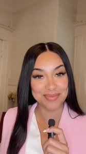 Kassandra Mariscal's Instagram, Twitter & Facebook