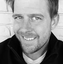 Comparison of Hornblower series with other naval fiction books