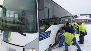 Doorkruisd door de rivier de arc. Arc En Ciel Suspend Le Transport Pour La Journee Des Parents D Eleves En Galere