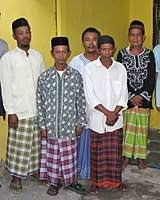 Annette edoarda, cemal faruk, doyok superdj, hajra romeesa, imelda therinne. Sarong Wikipedia