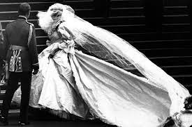 Unsre günstigen 70er jahre hochzeitskleid werden in der regel zu eleganten veranstaltungen getragen. Brautmode Royale Hochzeitskleider Gala De