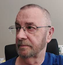 SETTING THE RECORD STRAIGHT Over 20 years ago, in my early twenties, I took  pictures with just about anyone famous I met—including Hillary Clinton.  That old photo is now being twisted and