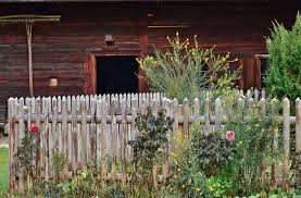 Garden fencing ideas such as the ones shown below have made effective use of old and recycled stuff like old door and window frames, wooden panels, and colored wrought iron decorations. 7 Diy Fence Ideas For Your Home Garden Milky Homes