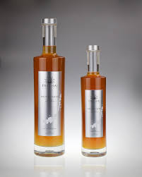 Sirop De Cacao Confectionne A Base Du Jus Issu De La Pulpe De Cacao Ce Sirop Est Nuance Entre Des Aromes Fruites Et Flora Wine Bottle Rose Wine Bottle Bottle