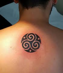 Trisquel Marco Templanza La Familia Tattoo Tatuajes Celtas Triskel Tatuaje Tatuajes De Calaveras Mexicanas