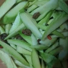 Seorang anak muda menjual mangga asam boi di persimpan lampu isyarat dekat gombak remaja lelaki berkenaan terus berjalan menjual mangga asam boi dalam keadaan basah kuyup. Jeruk Mangga Asam Boi Shopee Malaysia