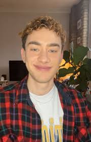There's not been a british aids drama on this scale ever. It S A Sin S Olly Alexander S London Apartment Is A Millennial S Dream Hello