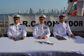 Commander reynolds was killed last night, at approximately 2:00. Asume Nuevo Comandante Del Buque Hidrografico Arc Roncador Portal Maritimo Colombiano Dimar