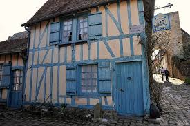 La Ruelle Saint Amant Et La Maison Bleue Gerberoy Oise Blue House Architecture Art France