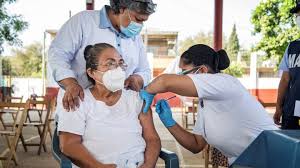 Esta vacuna está basada en el método de proteínas recombinantes, que a grandes rasgos enseña al cuerpo a combatir las infecciones a partir de partes específicas del germen a eliminar. Coronavirus En Mexico Cofepris Libera Lote De Vacunas Cansino Envasadas As Mexico