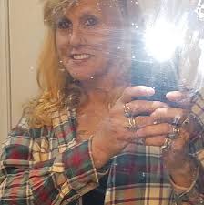 Nina Stroud's Instagram, Twitter & Facebook