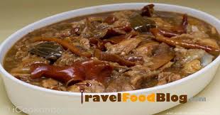 Put in pan and add all ingredients. Lechon Paksiw Sa Mang Tomas Recipe Posted By Jervie David Montejar Via Travelfoodblog Com Ingredients 1 5 Kg Pork Lechon Chop Into Chunks 2 Tbsp Cooking Oil Or Pork Fat