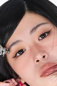 LENS REVIEW! 💌 "These lenses are designed to give you eyes that look like  they're in love 🥹‎🤍 The soft gray color makes your eyes look super cute  and teary 🥹🥹🥹 At