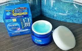 The all new hada labo whitening water gel now provides you with 3x brightening benefits, leaving your skin looking visibly bright, radiant and infused with multiple intensive brightening ingredients such as vitamin c, vitamin b3 and carnosine, the hada labo whitening water gel promises you a. Hada Labo Shirojyun Arbutin Whitening Water Gel Reviews Photos Ingredients Makeupalley