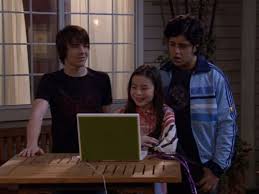 Teens drake and josh couldn't be more different, and now that they've become stepbrothers and live in the same house, those differences are all the more obvious. Drake Josh Alien Invasion Tv Episode 2006 Imdb