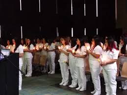 Lamentablemente muchas personas siguen menospreciando a quienes deciden estudiar enfermería y es algo ¡verdaderamente estupido!, no busco ofender a la historia de la humanidad les debe mucho a estas profesionales de la salud y es que sin personas dispuestas a hacer este trabajo, los grandes. Noticias Pontificia Universidad Javeriana