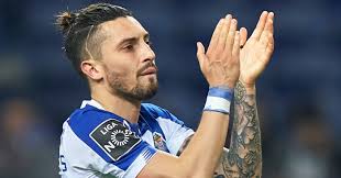 Mas também este ano o psg começou um tour. Man Utd Deal In Jeopardy As Psg Crisis Forces Urgent Move For Left Back