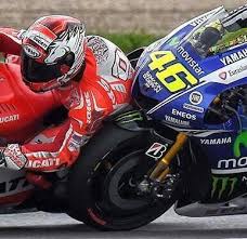 Dovizioso Rossi Battle Indianapolis 2014 Valentino Rossi Racing Motorcycles Racing Bikes