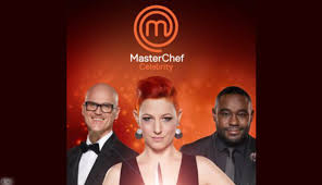 Celebrities scramble to compete in the kitchen. Masterchef Celebrity Bringt Heute Bei Sky Boxerinnen Und Sex Expertinnen Zum Kochen Digital Fernsehen