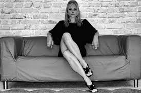 Sabine crossen is a bilingual actress (french mother, american father) who was born in the united states but grew up in nz. Pictures Of Sabine Crossen