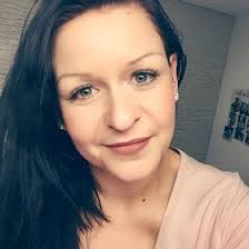 Kathleen Kunze's Instagram, Twitter & Facebook