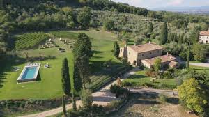 Breathtaking Tour of Rachael's Home in Tuscany, Italy | Rachael Ray Show