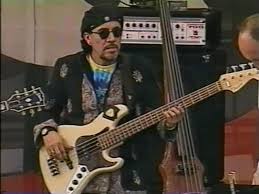 Thomas mcelwee was jailed and in 1981, after 62 days, he died in the maze prison on hunger strike. Rockpeaks On The Road Again Pete Townshend A Day In The Garden 1998 08 15