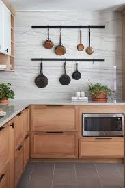 Design Tips From La Pequena Colina Cuisine De Petit Appartement Meuble Cuisine Bois Et Idee Amenagement Cuisine