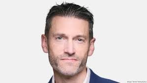 Anthony Howlett's Instagram, Twitter & Facebook