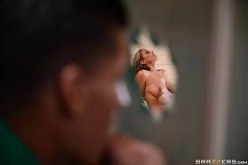 ▷ Elexis Monroe in I Fucked Yo Mama In The Sauna (Photo 7) | Brazzers