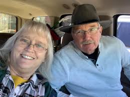 Happy 28th wedding anniversary to Marty and Connie today ❤️❤️