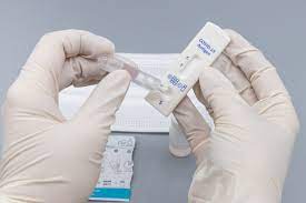 Um teste rápido de antigénio (rat), ou teste rápido, é um teste de diagnóstico rápido adequado para testes no local de tratamento que detecta directamente a presença ou ausência de um antigénio. Comparticipacao De Testes Rapidos De Antigenio Entra Em Vigor Amanha