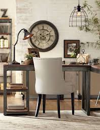 This community board is about industrial chic style that takes cues from old factories and industrial spaces as popularly seen in lofts conversion. The Industrial Look Office Haus Deko Haus Interieurs Wohnen