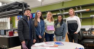 Dr. Dall'Asén awarded Outstanding Undergraduate Research Mentor Award