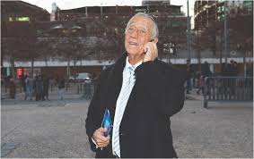 Rebelo de sousa, un conocido analista político que se presentó como candidato independiente, obtuvo el 52% de los votos en los comicios del domingo marcelo rebelo de sousa hizo la campaña más modesta de todos los candidatos. Marcelo Rebelo De Sousa Mata Saudades Dos Netos Sou Um Avo Carinhoso Caras
