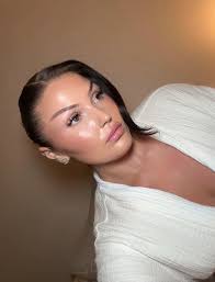 Tall girl seeking friends in Atlanta area