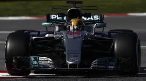 A címvédő a hajrában különös játékot űzött max verstappennel. Hamilton Nyerte Az Idomero Edzest Hir Ma