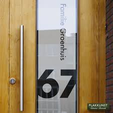 Raamfolie Center Plakkunst Raamfolie In 2020 Huisnummers Modern Voordeur Huisnummers