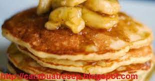 2.masukkan campuran susu cair telur dan pisang lecek.kacau rata.tambahkan marjerin yang dicairkan.kacau rata. Cara Membuat Pancake Pisang Telur Resep Masakan Indonesia