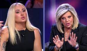 Rocío Flores y Terelu Campos viven un tensísimo enganchón en 'De Viernes' al lanzar la pregunta más indigesta