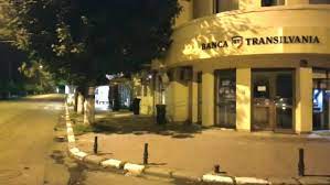 Găsiți magazinul preferat banca transilvania din eforie nord pe toate ofertele. Se Putea Termina Tragic Plafonul Exterior Al Unei BÄnci Din Eforie Nord S A PrÄbusit In StradÄ Galerie Foto Video