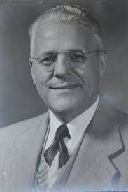 Averell Brown's Instagram, Twitter & Facebook