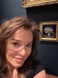 Leslie Rock's Instagram, Twitter & Facebook