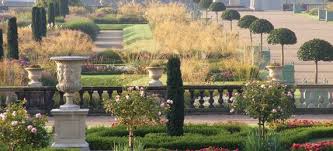 Top 5 English Gardens My Top 5 English Gardens Ideas And Inspiration For Gardeners Based On Popular English La Beautiful Gardens Garden Design Dream Garden